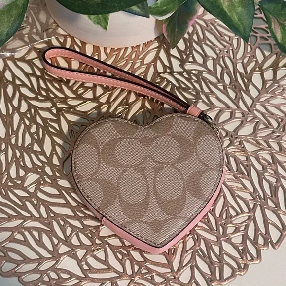 NWT Coach X Observed By Us Heart Coin Case In Signature Canvas - Picture 8 of 15